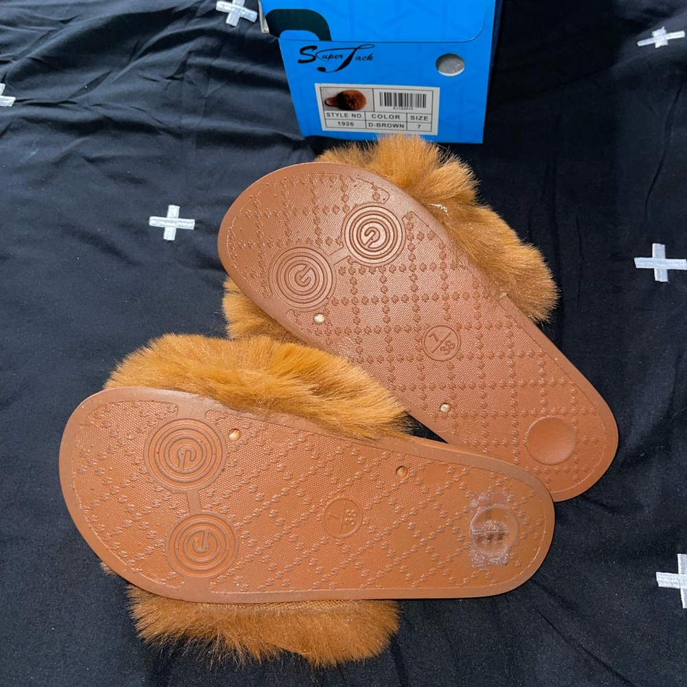 Fur Slides - Picture 6 of 6